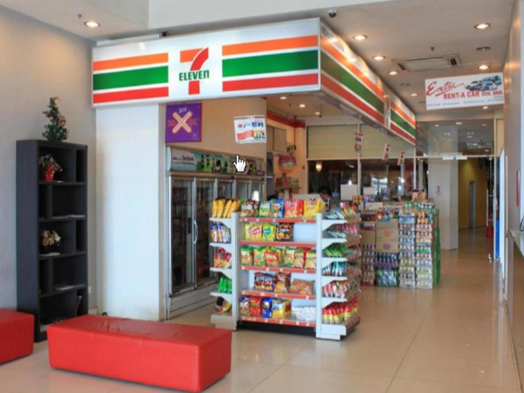 Tune Hotel - 1Borneo Kota Kinabalu Buitenkant foto