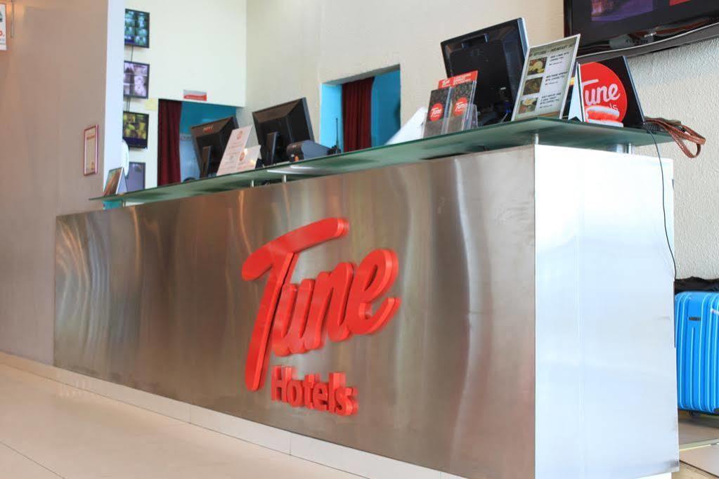 Tune Hotel - 1Borneo Kota Kinabalu Buitenkant foto